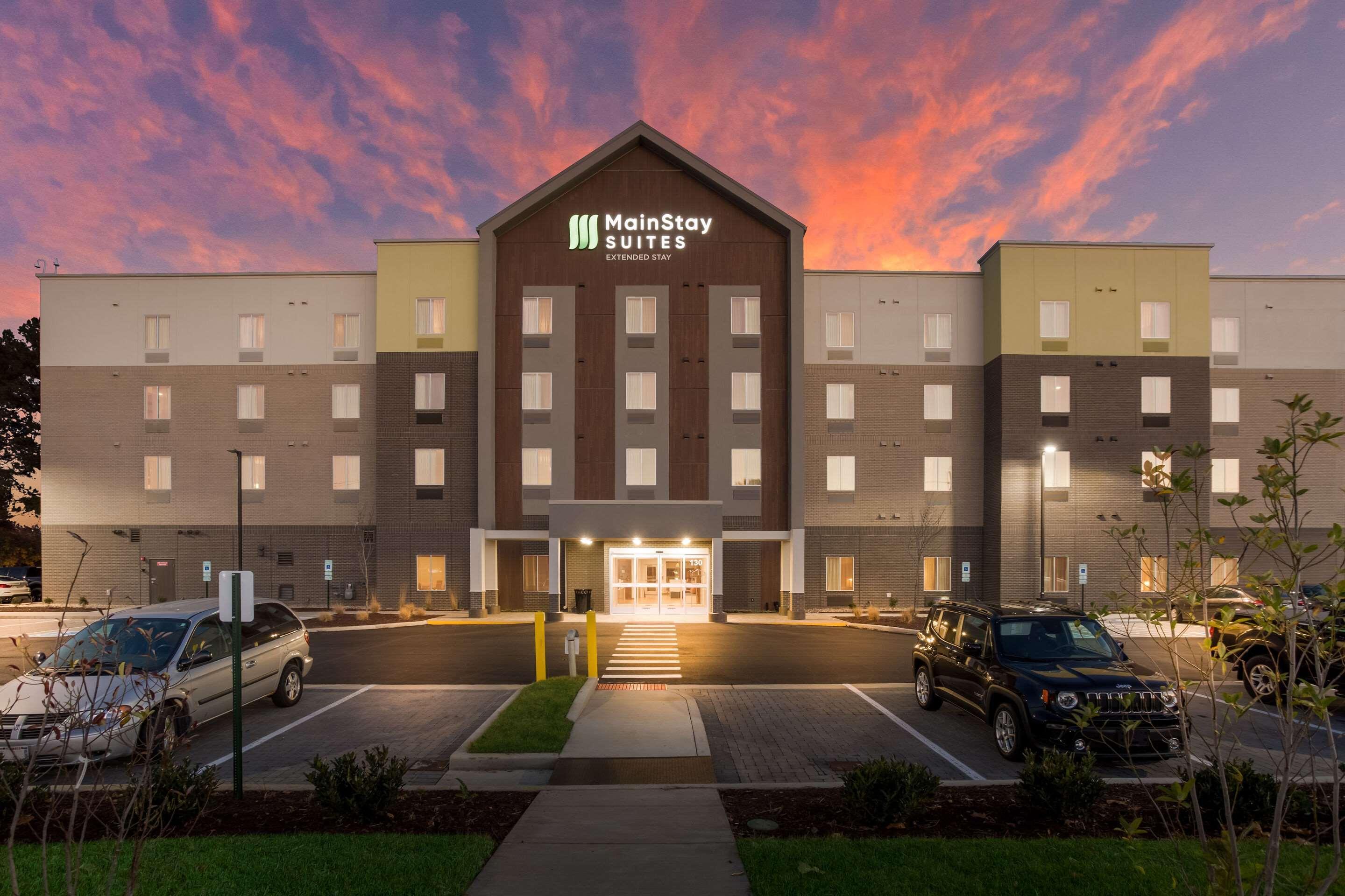 Mainstay Hotel 2*